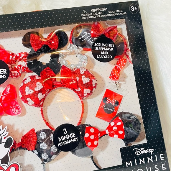 Minnie Accessory Set - Picture 6 of 12